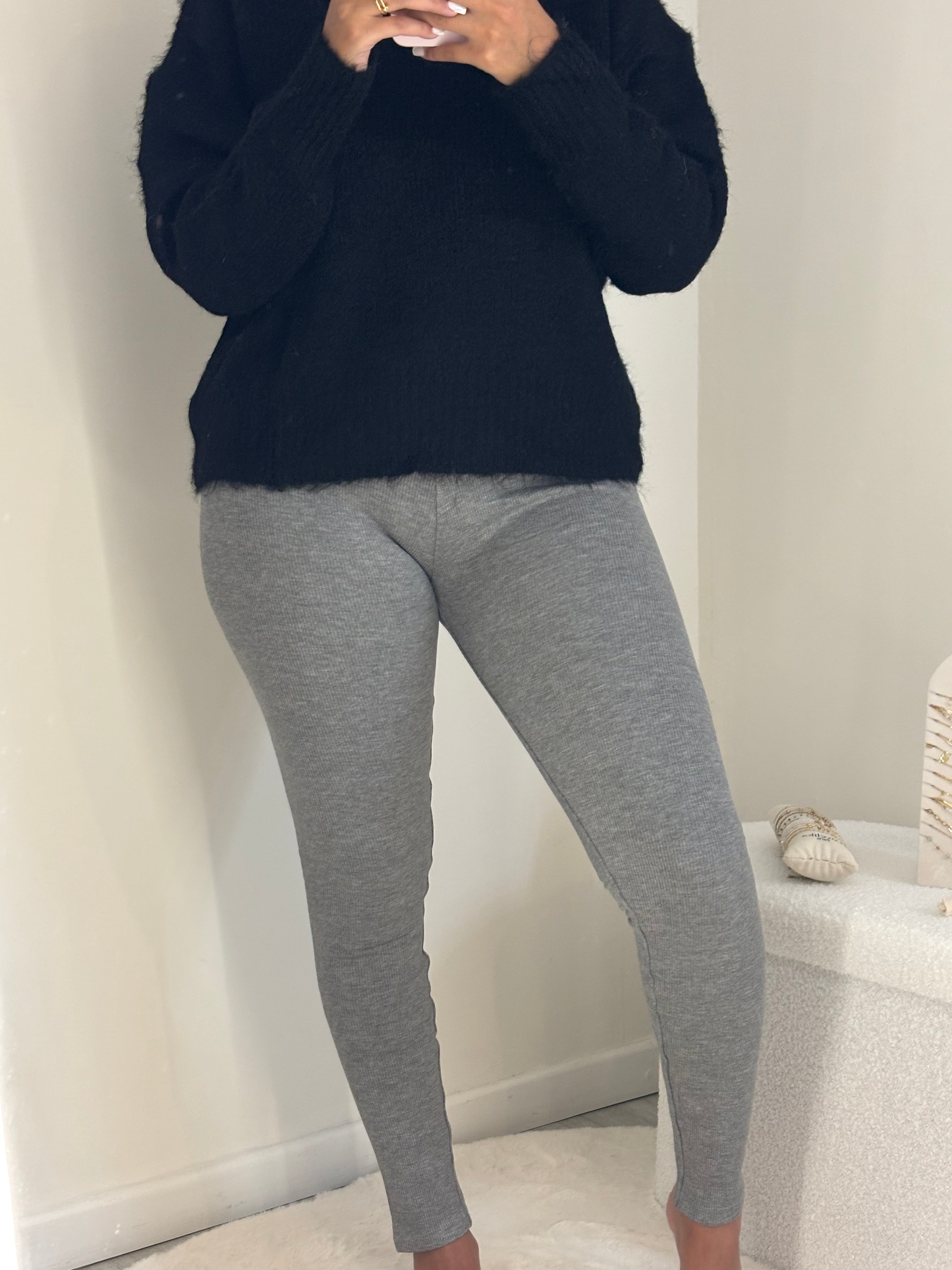 Pull noir