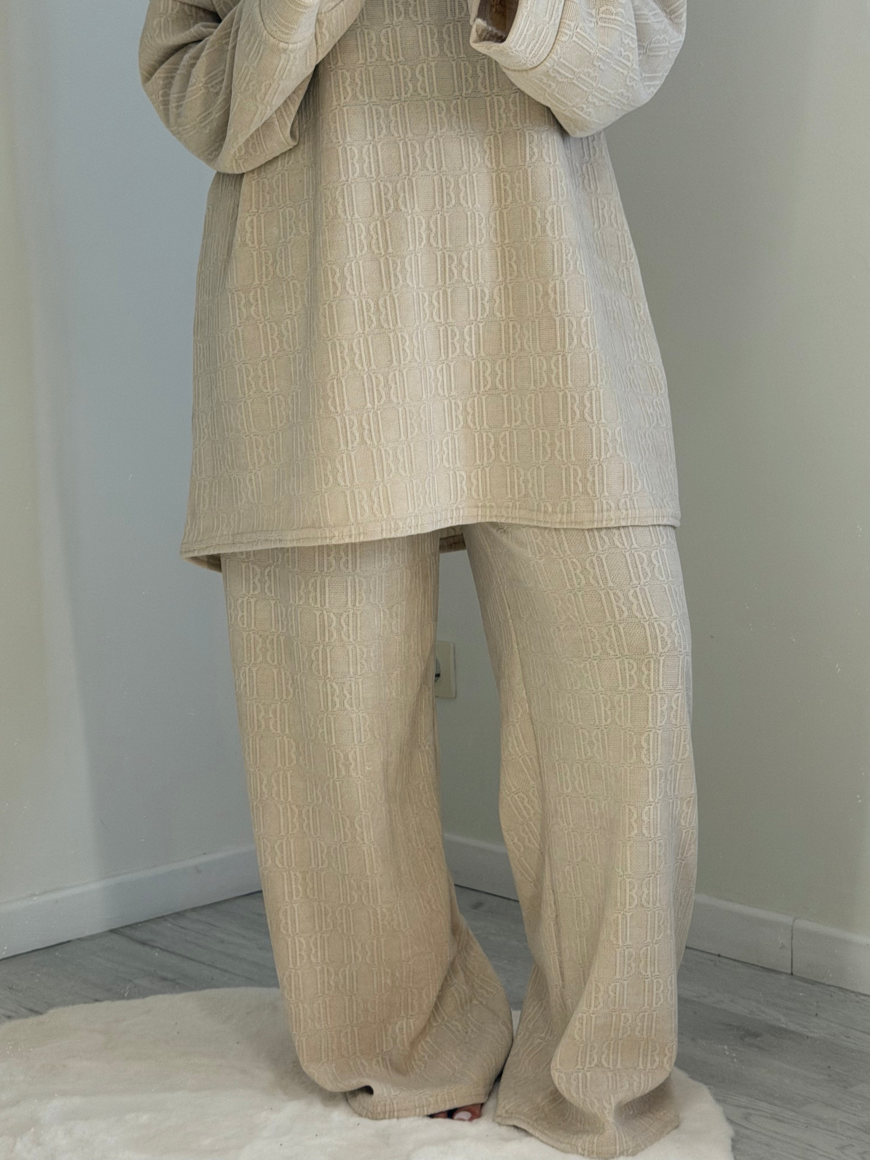 Ensemble beige col rond  logo B