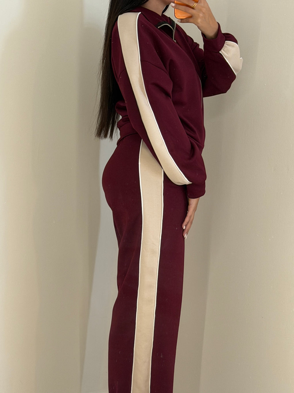 Ensemble rouge veste zip bande beige