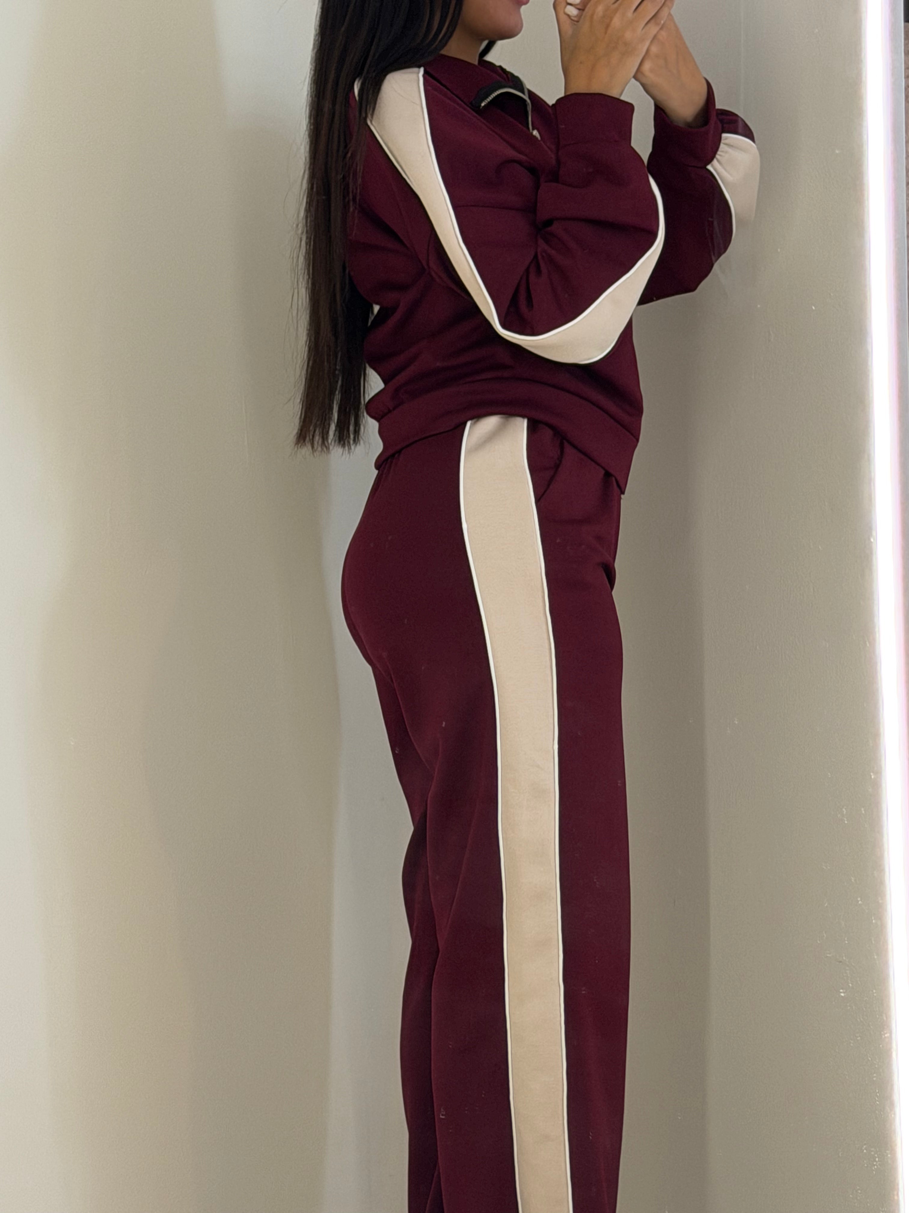 Ensemble rouge veste zip bande beige